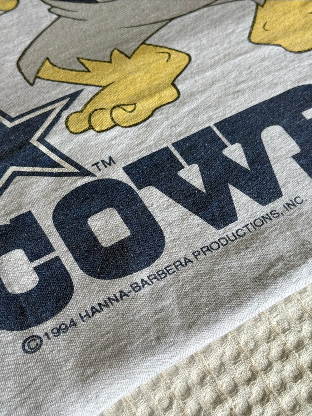Rare vintage 1994 Flintstones Dallas Cowboys NFL Graphic T-Shirt single stitch - Picture 4 of 9